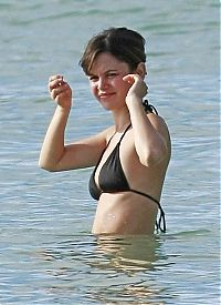 Celebrities: Rachel Sarah Bilson