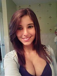 Celebrities: Angie Varona