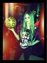 Celebrities: Avril Ramona Lavigne