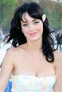 Celebrities: Katy Perry, Katheryn Elizabeth Hudson