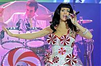 Celebrities: Katy Perry, Katheryn Elizabeth Hudson