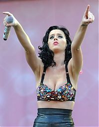 Celebrities: Katy Perry, Katheryn Elizabeth Hudson