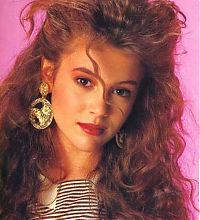 Celebrities: Alyssa Jayne Milano