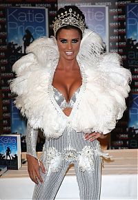 Celebrities: Katie Price