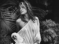 Celebrities: Eva Mendes