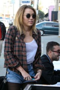 Celebrities: Miley Ray Cyrus