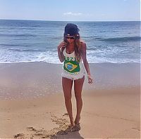 Celebrities: Juliana Proven