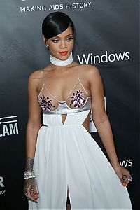 Celebrities: Robyn Rihanna Fenty