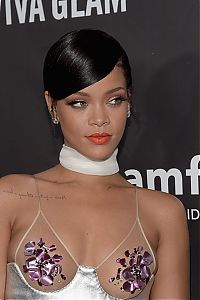 Celebrities: Robyn Rihanna Fenty