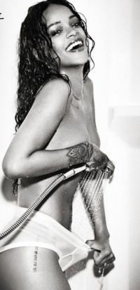 Celebrities: Robyn Rihanna Fenty