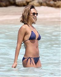 Celebrities: Jessica Alba