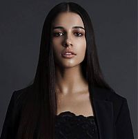 Celebrities: Naomi Scott