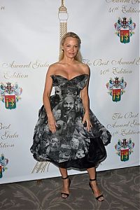Celebrities: Pamela Denise Anderson