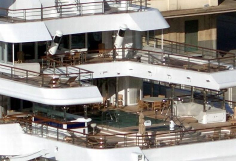 200 million dollars yacht in the worlld which belongs to one of the founders of Microsoft, Paul Allen