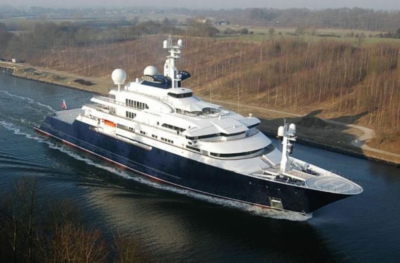 200 million dollars yacht in the worlld which belongs to one of the founders of Microsoft, Paul Allen