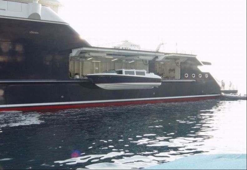 200 million dollars yacht in the worlld which belongs to one of the founders of Microsoft, Paul Allen