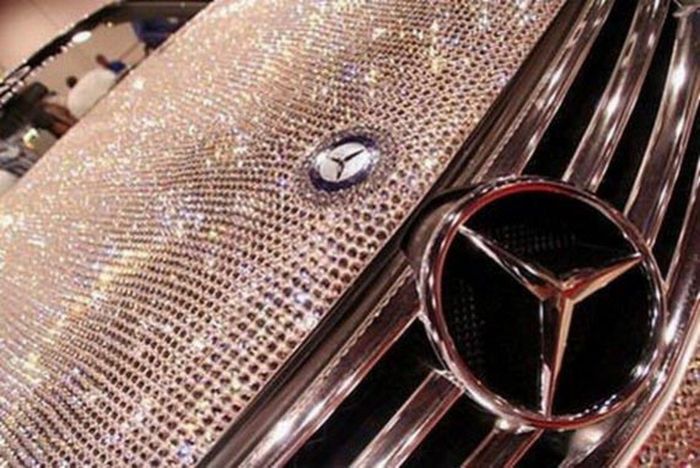 Mercedes SL600 with 300,000 Swarovski crystals