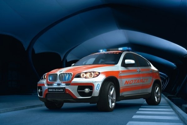 BMW X6 emergency vehicle