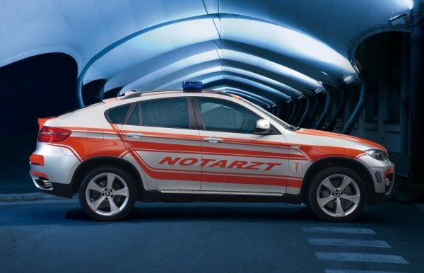 BMW X6 emergency vehicle