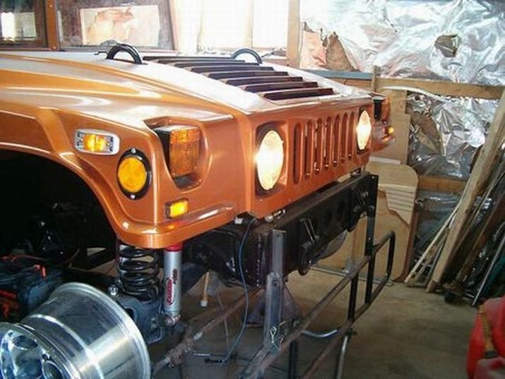 Hummer H1 made from SUV Ford