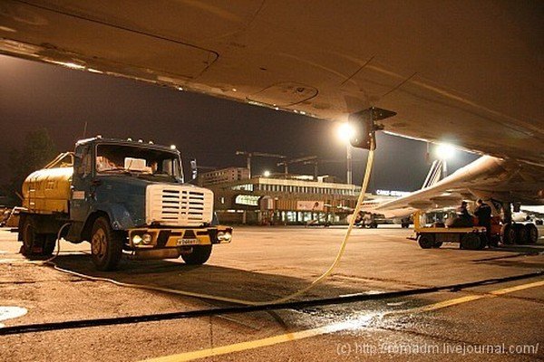 aircraft toilet system