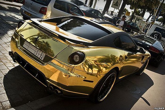 Gold Ferrari 599 GTB