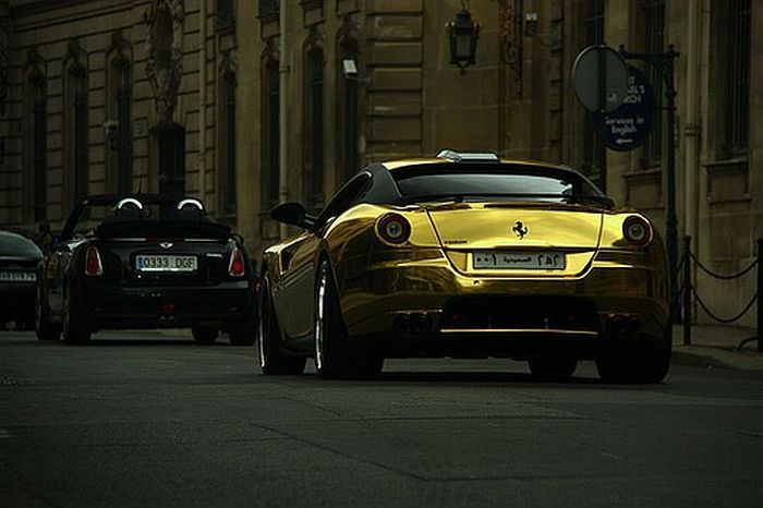 Gold Ferrari 599 GTB