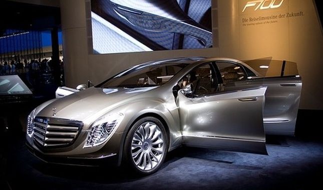 Mercedes Benz F700
