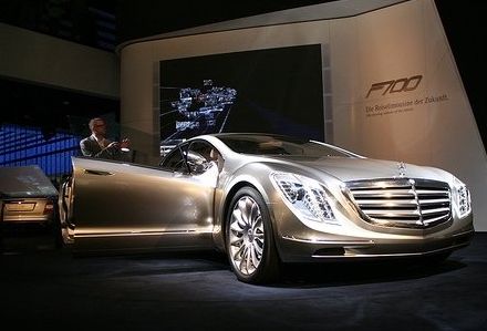 Mercedes Benz F700