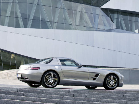 Mercedes-Benz SLS AMG