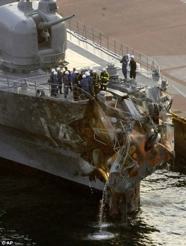 Self-Defense Force destroyer JS Kurama, Japan vs. civilian vessel Carina Star, South Korea