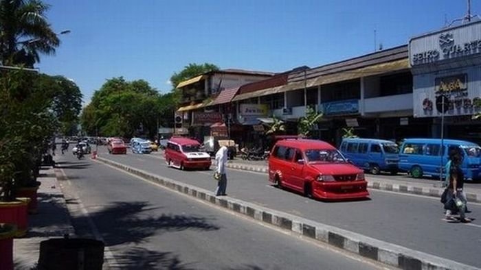 unusual car in Indonesia