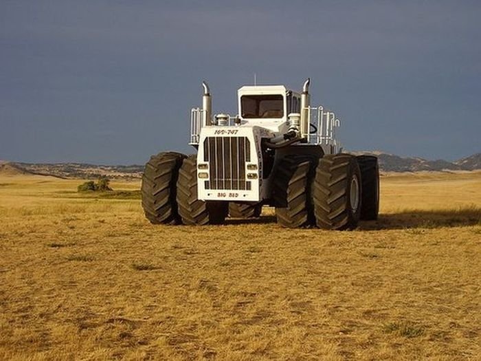 big bud 747, world's largest farm tractor