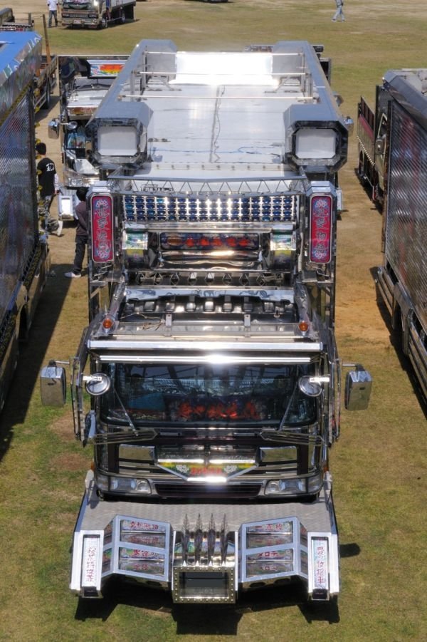 Dekotora, Japanese trucks