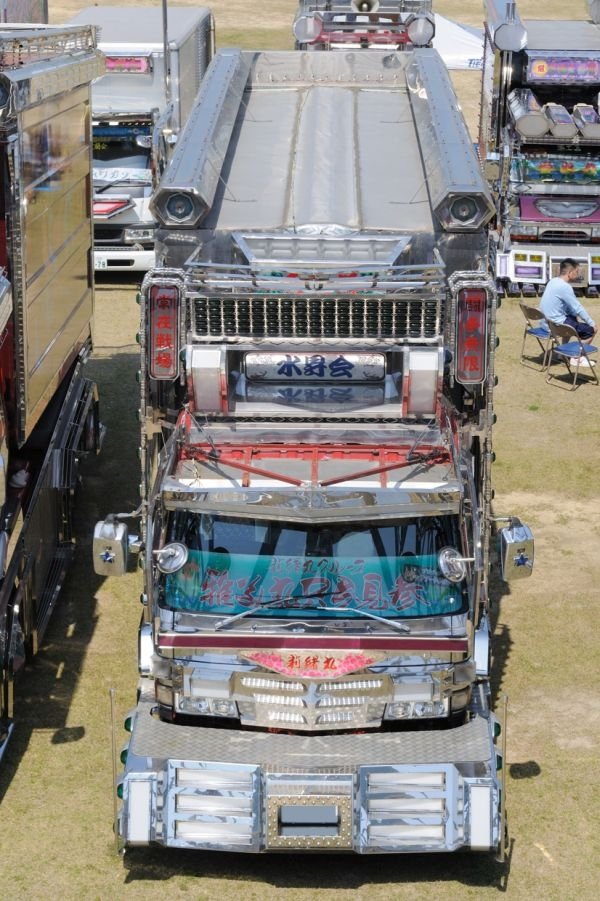 Dekotora, Japanese trucks