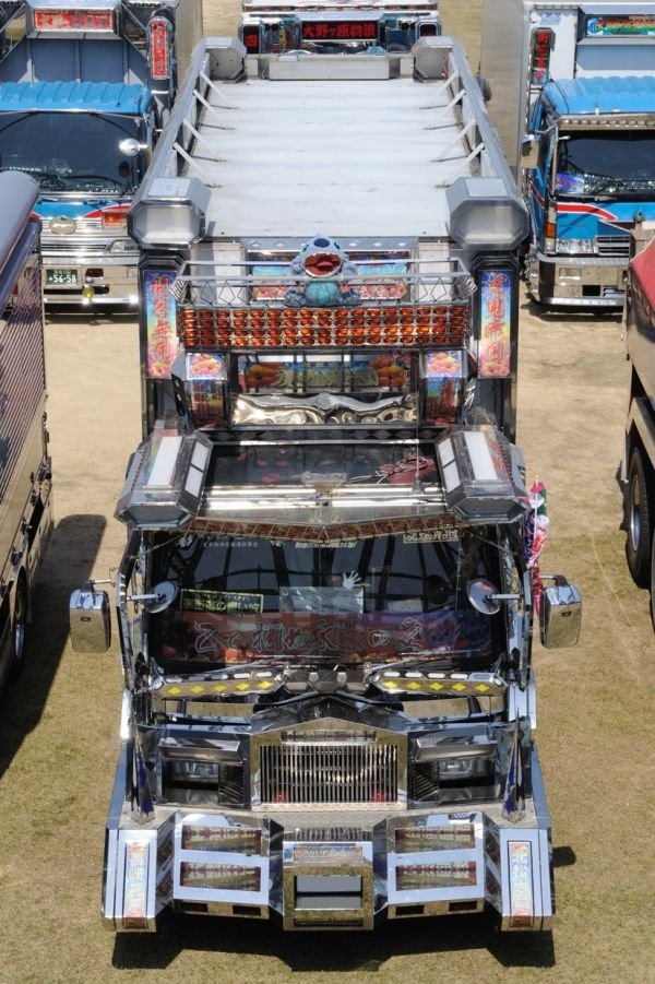 Dekotora, Japanese trucks