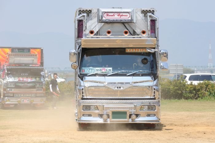 Dekotora, Japanese trucks