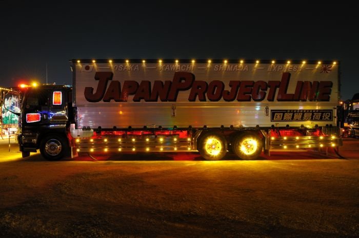 Dekotora, Japanese trucks