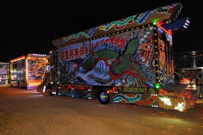 Dekotora, Japanese trucks