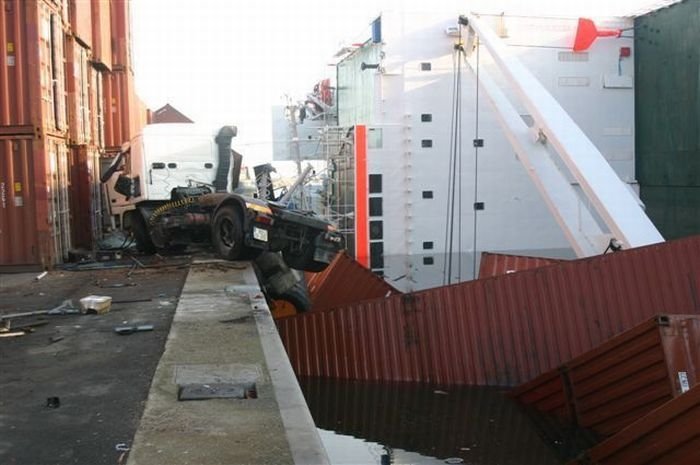 container ship accident