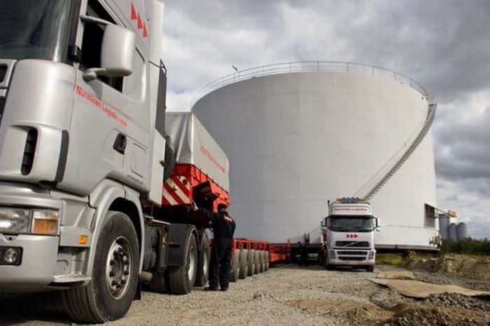 transporting oversized load