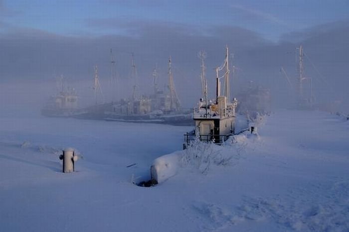 ships at winter