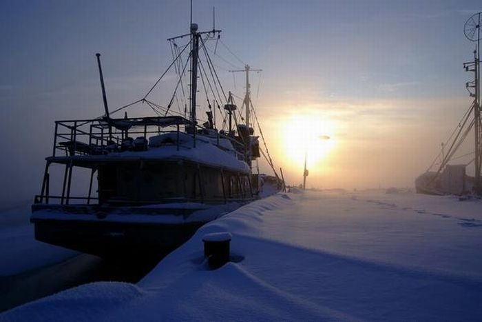 ships at winter