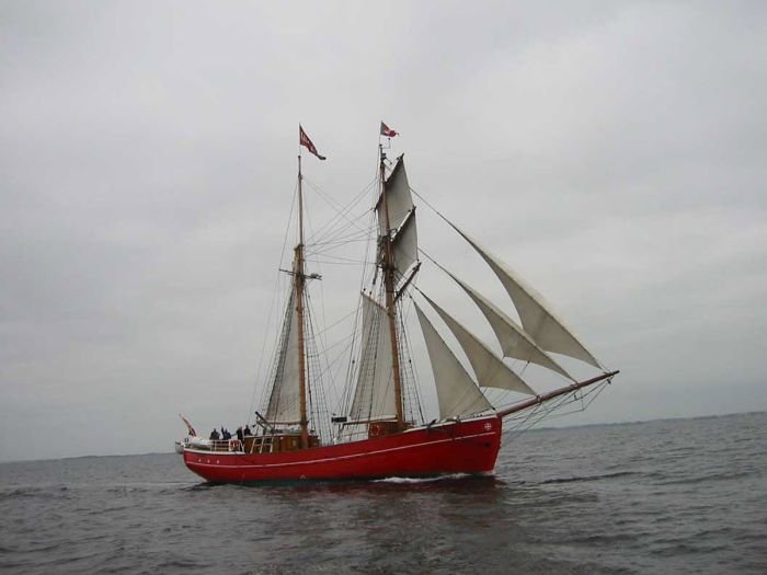 schooner sailing vessel