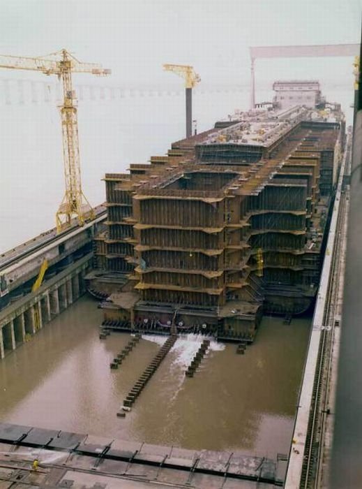 construction of the batillus-class supertanker