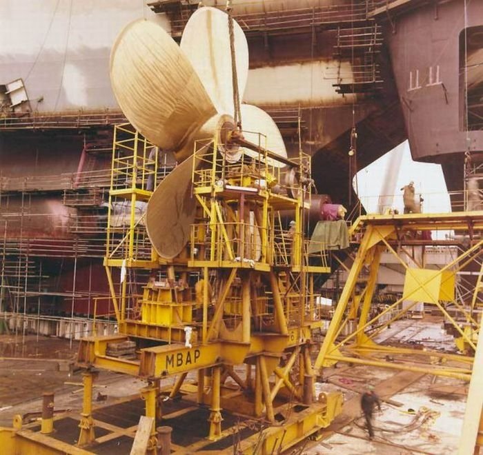 construction of the batillus-class supertanker