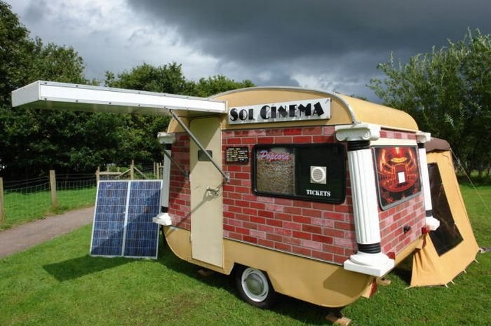 mobile cinema powered by the sun