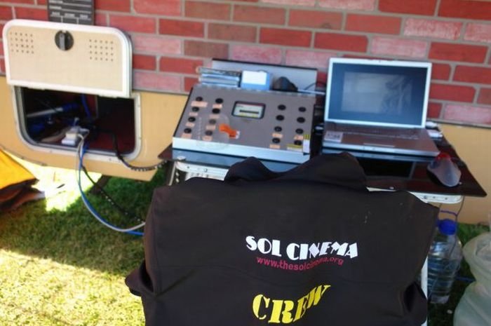 mobile cinema powered by the sun