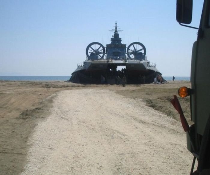 Pomornik, Zubr class hovercraft