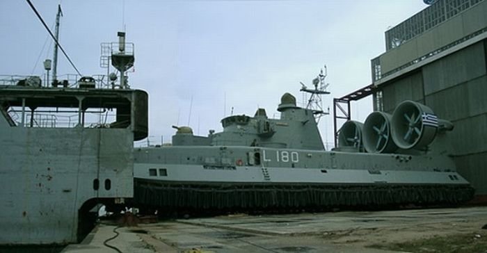 Pomornik, Zubr class hovercraft